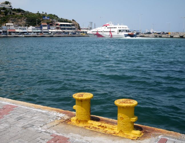 Αναστολή των κινητοποιήσεων στα πλοία στο λιμάνι της Ραφήνας