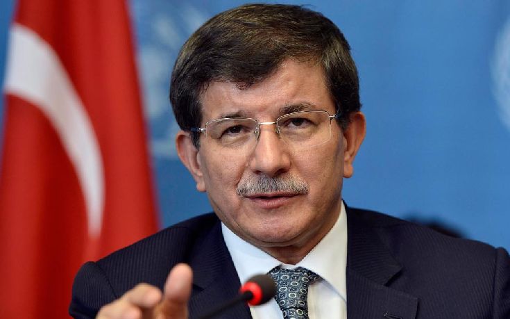 Νταβούτογλου: Δε θα σηκώσει μόνη της η Τουρκία «όλο το βάρος» της υποδοχής
