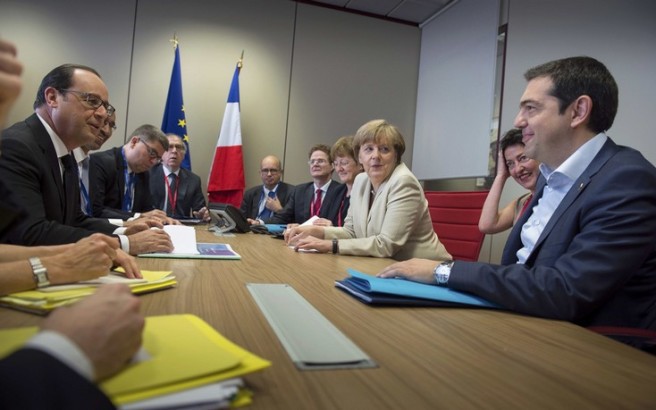 Greek Prime Minister Alexis Tsipras (R) holds talks with German Chancellor Angela Merkel and French President Francois Hollande (L) in Brussels, Belgium June 26, 2015, a day after after euro zone finance ministers failed to clinch a cash-for-reform deal.  Euro zone finance ministers will meet again in Brussels on Saturday to try to solve the crisis before the deadline on a 1.6 billion euro ($1.79 billion) repayment to the IMF that Greece needs to make by June 30.  REUTERS/REUTERS/Bundesregierung/Guido Bergmann/Handout via Reuters THIS IMAGE HAS BEEN SUPPLIED BY A THIRD PARTY. IT IS DISTRIBUTED, EXACTLY AS RECEIVED BY REUTERS, AS A SERVICE TO CLIENTS.
