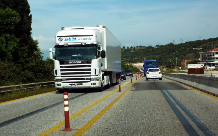 Απαγόρευση κυκλοφορίας φορτηγών στις εθνικές οδούς