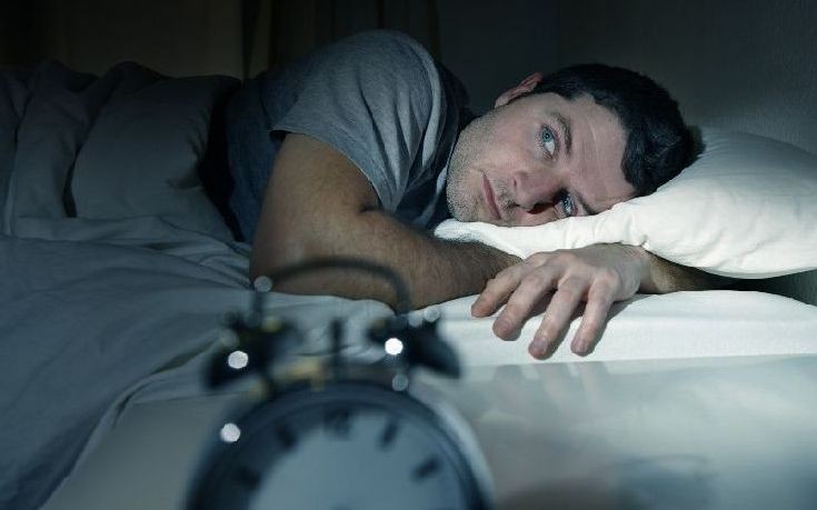 Μάθετε γιατί ξυπνάτε κατά τη διάρκεια της νύχτας