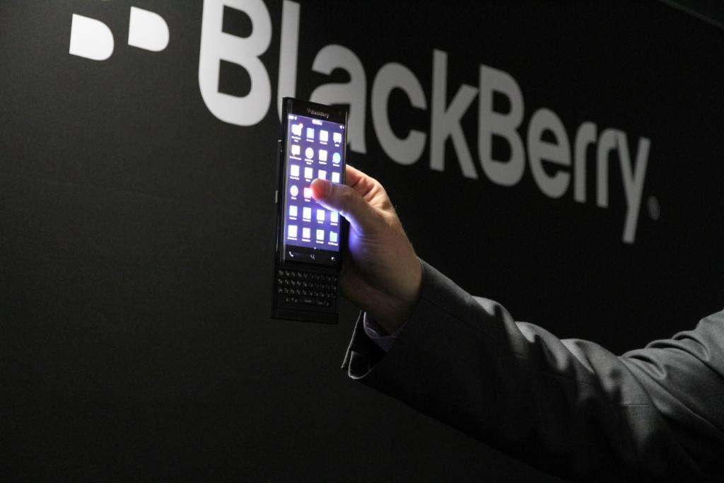 Android smartphone με την «υπογραφή» της Blackberry