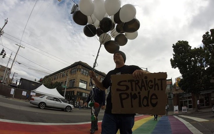 Οργάνωσε straight pride και δεν εμφανίστηκε κανείς