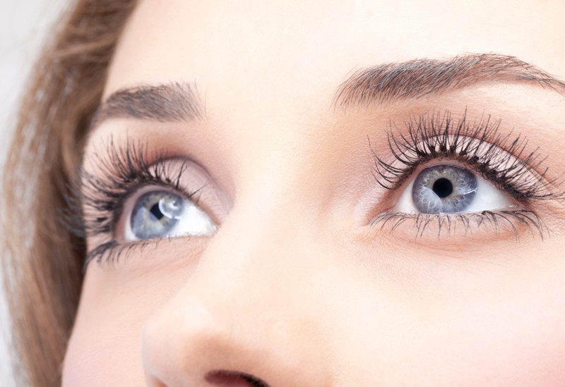Πώς να εξαφανίσετε τις ρυτίδες γύρω από τα μάτια