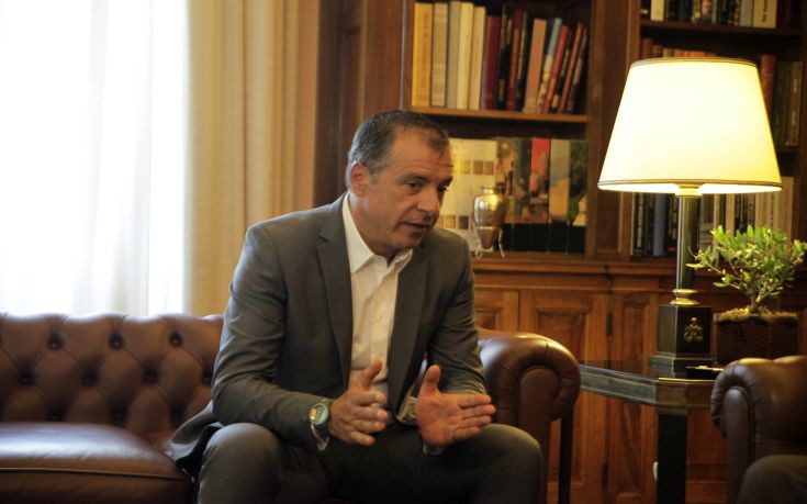 Σ. Θεοδωράκης: Η Κωνσταντοπούλου νομίζει πως η Βουλή είναι τσιφλίκι της