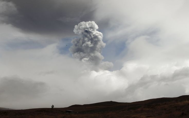 Αυξημένη δραστηριότητα σε ένα από τα πιο επικίνδυνα ηφαίστεια στον κόσμο
