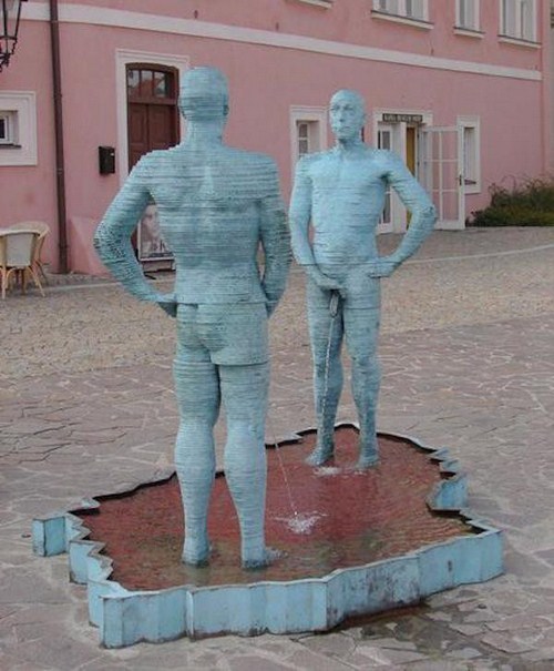 Funny-statues-that-dont-make-sense-007