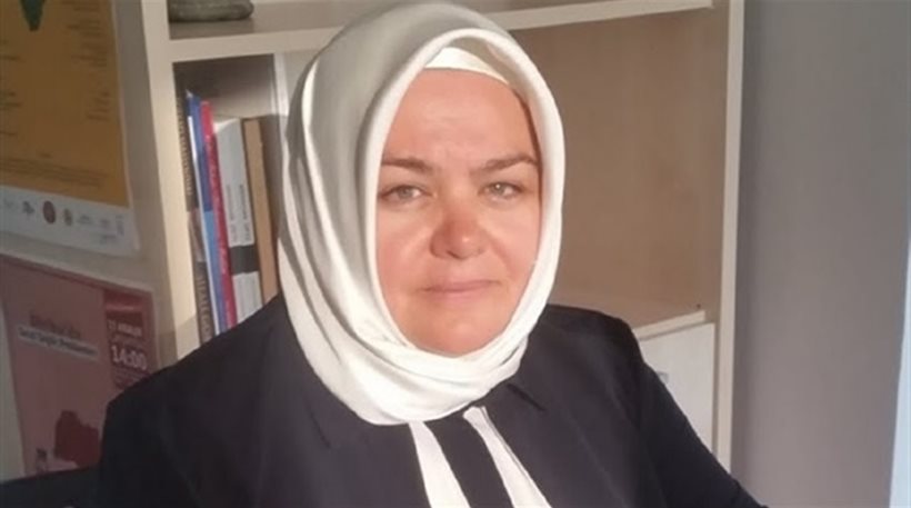 Η πρώτη υπουργός με ισλαμική μαντίλα στην Τουρκία