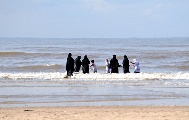 Μουσουλμάνες ζητούν παραλία μόνο για γυναίκες στο Μαρόκο