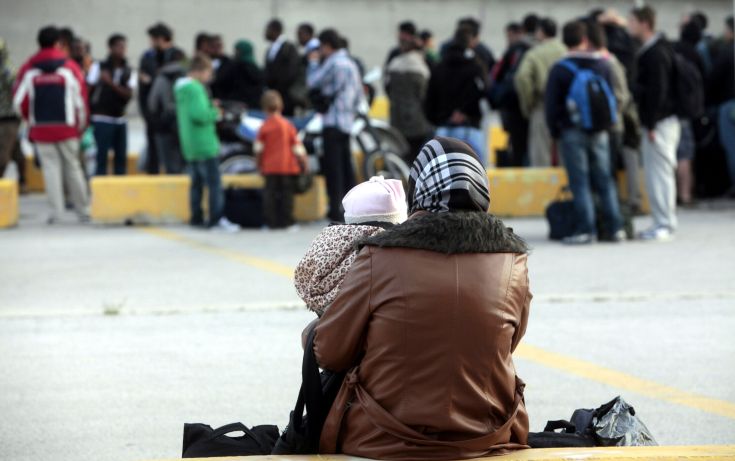 Σχεδόν 2.000 πρόσφυγες έφτασαν το πρωί στον Πειραιά