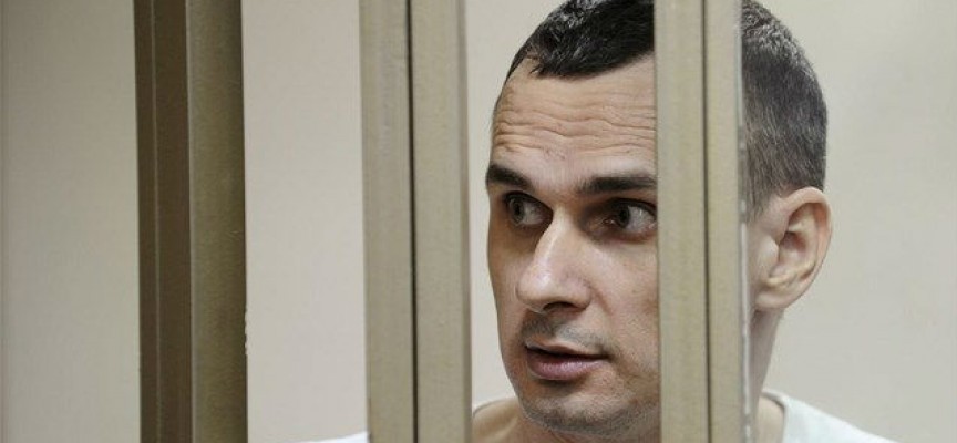 Ρωσικό δικαστήριο καταδίκασε σε κάθειρξη 20 ετών τον σκηνοθέτη Όλεγκ Σεντσόφ