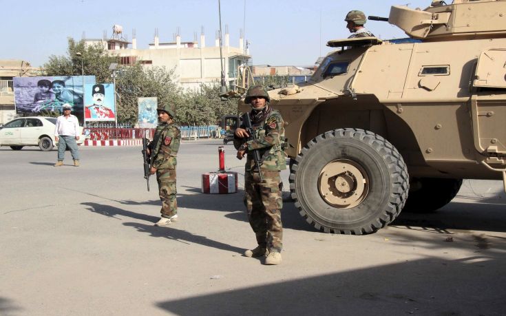 Επίθεση καμικάζι των Ταλιμπάν εναντίον οχηματοπομπής του ΝΑΤΟ με θύματα