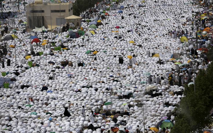 Σαουδική Αραβία: Περισσότεροι από 2 εκατ. μουσουλμάνοι αρχίζουν το προσκύνημα στη Μέκκα