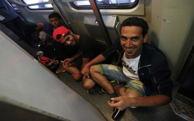 Πρόσφυγες αρνούνται να κατέβουν από τα τρένα στη Δανία