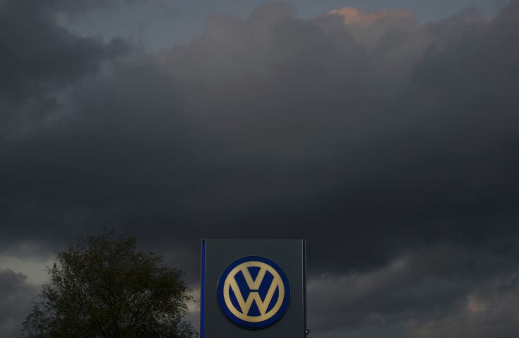 Η Μέρκελ ζητά «πλήρη διαφάνεια» από τη Volkswagen