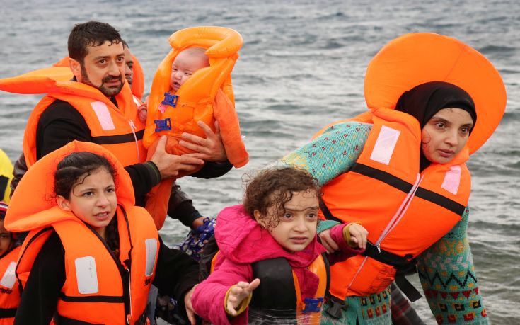 Περισσότεροι από 600.000 πρόσφυγες πέρασαν τη Μεσόγειο το 2015
