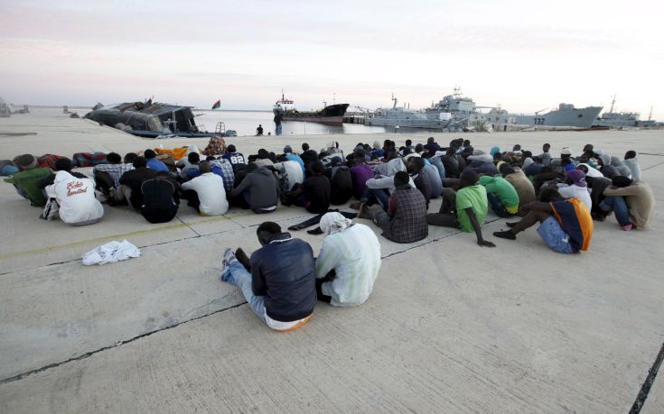 Περίπου 6.000 μετανάστες παραμένουν παγιδευμένοι σε κέντρα κράτησης στη Λιβύη