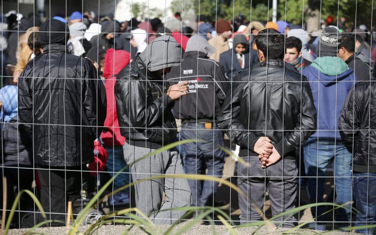 Το Ζάγκρεμπ επέτρεψε την είσοδο στην Κροατία χιλιάδων μεταναστών
