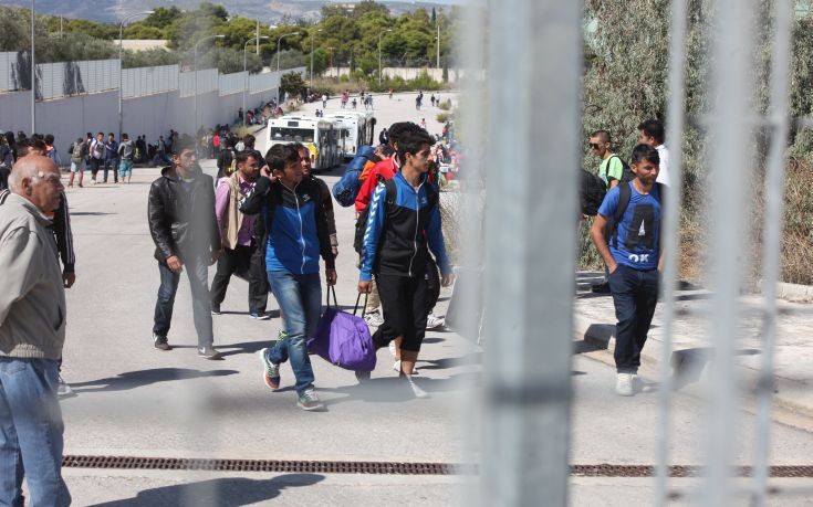 Κάρτα υγείας για πρόσφυγες και λαθρομετανάστες ανακοίνωσε το Υπουργείο Υγείας-Την ίδια ώρα η μισή Ελλάδα είναι ανασφάλιστη…