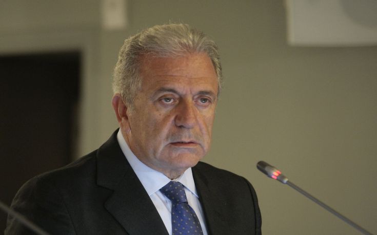 Αβραμόπουλος: Η επιστροφή στα εθνικά σύνορα δεν αποτελεί δυνατή επιλογή
