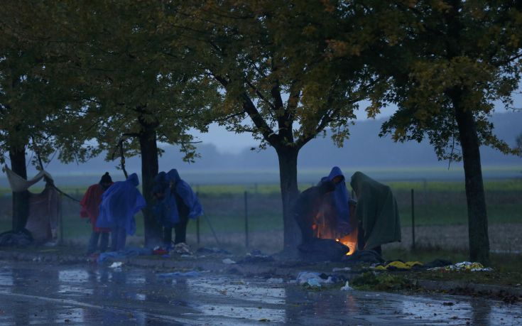 Περίπου 5000 μετανάστες έφτασαν σήμερα στη Σλοβενία