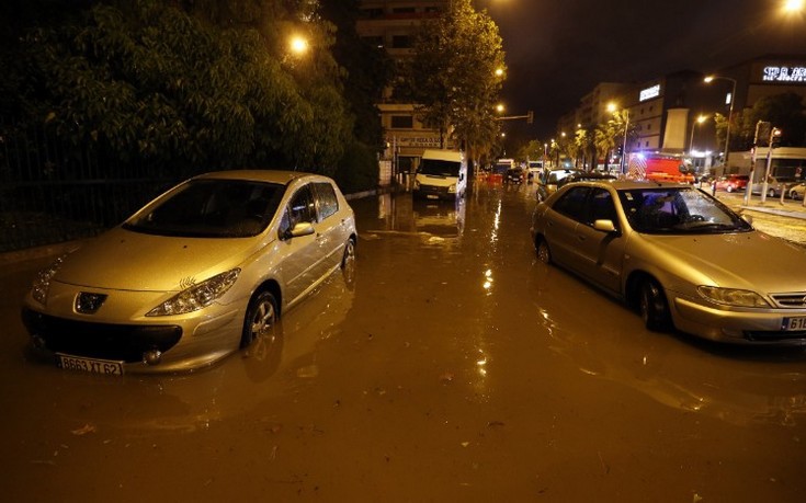 Πλημμύρισε η Κυανή Ακτή στη Γαλλία