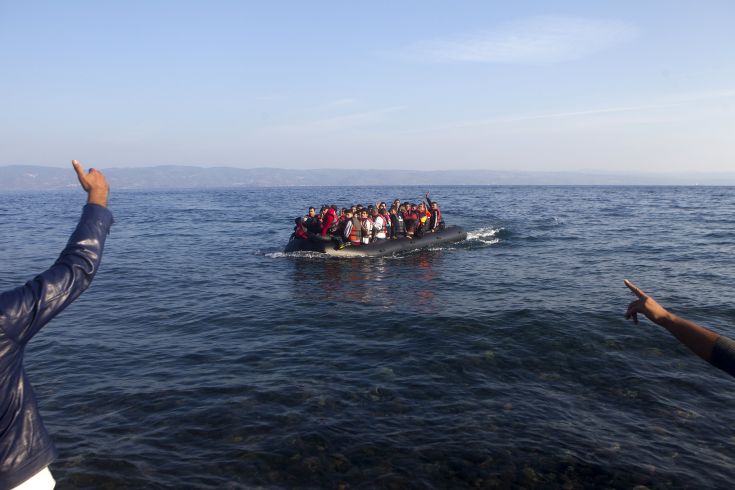 Κινδύνευσε να βυθιστεί βάρκα με πρόσφυγες και μετανάστες στην Κω