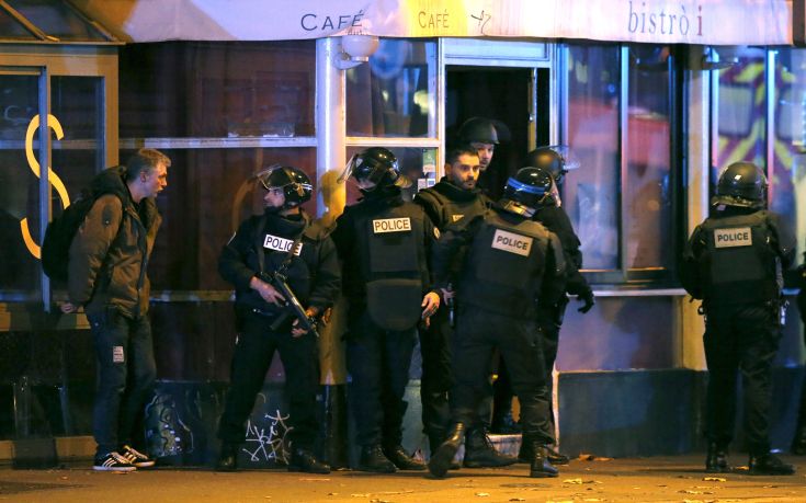 Σε κόκκινο συναγερμό η Γαλλία μετά τις επιθέσεις