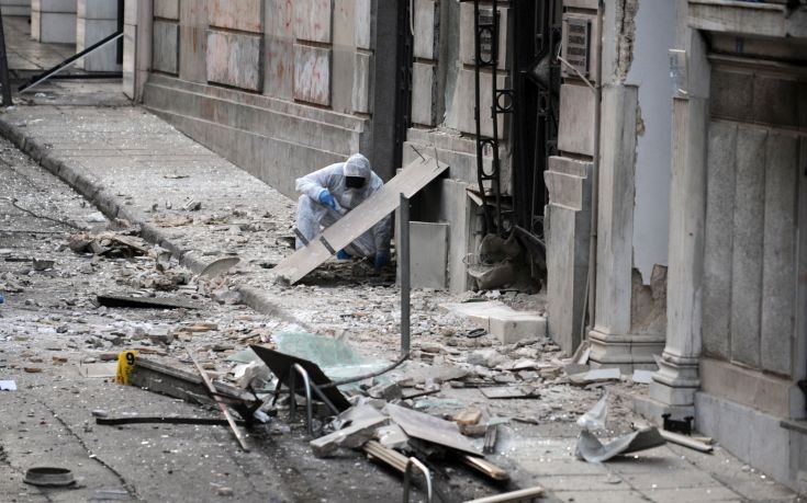 Επιχείρηση «Μαύρο Δεκέμβρη» βλέπει η Αντιτρομοκρατική πίσω από τη βόμβα στο ΣΕΒ