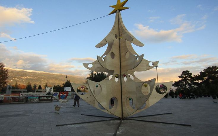Σε χριστουγεννιάτικους ρυθμούς οι πόλεις της Ηπείρου