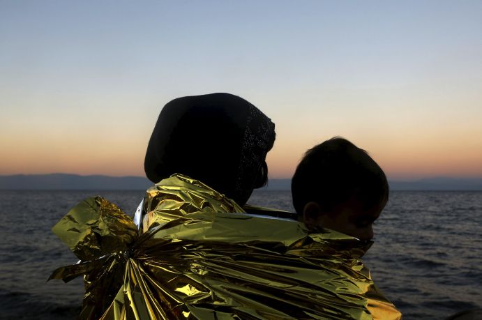 Ποιο μήνα και από ποια χώρα έφτασαν οι περισσότεροι πρόσφυγες στην Ελλάδα