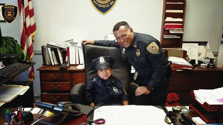 Ένας 5χρονος με καρκίνο έγινε αστυνομικός για μία μέρα