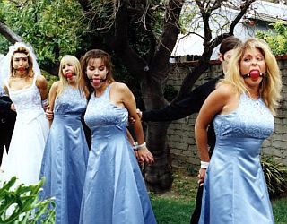 ridiculous-wedding-photos16