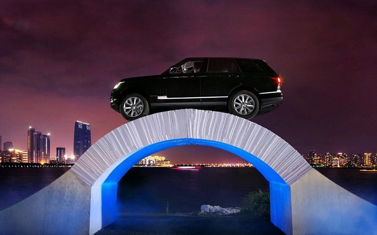 Range Rover περνά πάνω από χάρτινη γέφυρα!