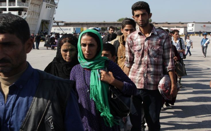 Άλλοι 3.000 πρόσφυγες στον Πειραιά