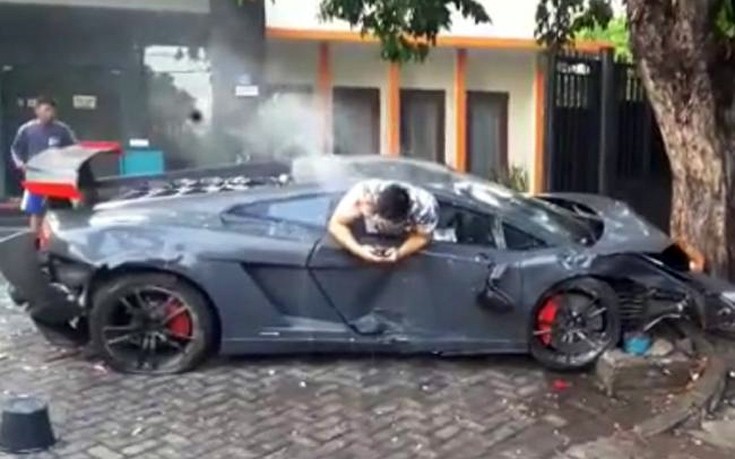 Οδηγός Lamborghini «θέρισε» πεζούς έπειτα από κόντρα με Ferrari