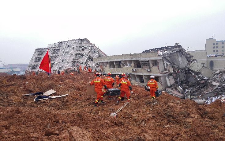 Σαν χάρτινοι πύργοι γκρεμίστηκαν κτίρια στην Κίνα