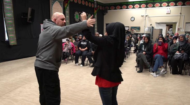 Μουσουλμάνες κάνουν μαθήματα αυτοάμυνας μετά από επιθέσεις μίσους που δέχονται