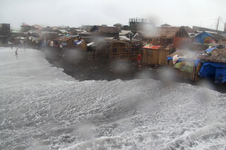 Φονικό το πέρασμα του τυφώνα Μελόρ στις Φιλιππίνες