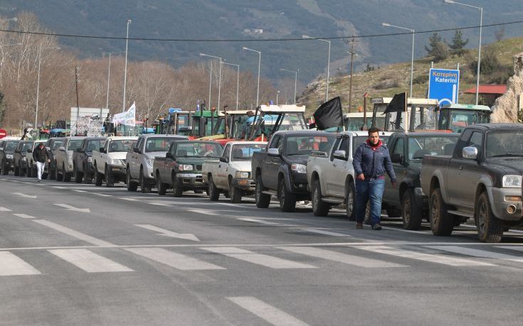 Κλείνουν για ένα 24ωρο τα Τέμπη οι αγρότες