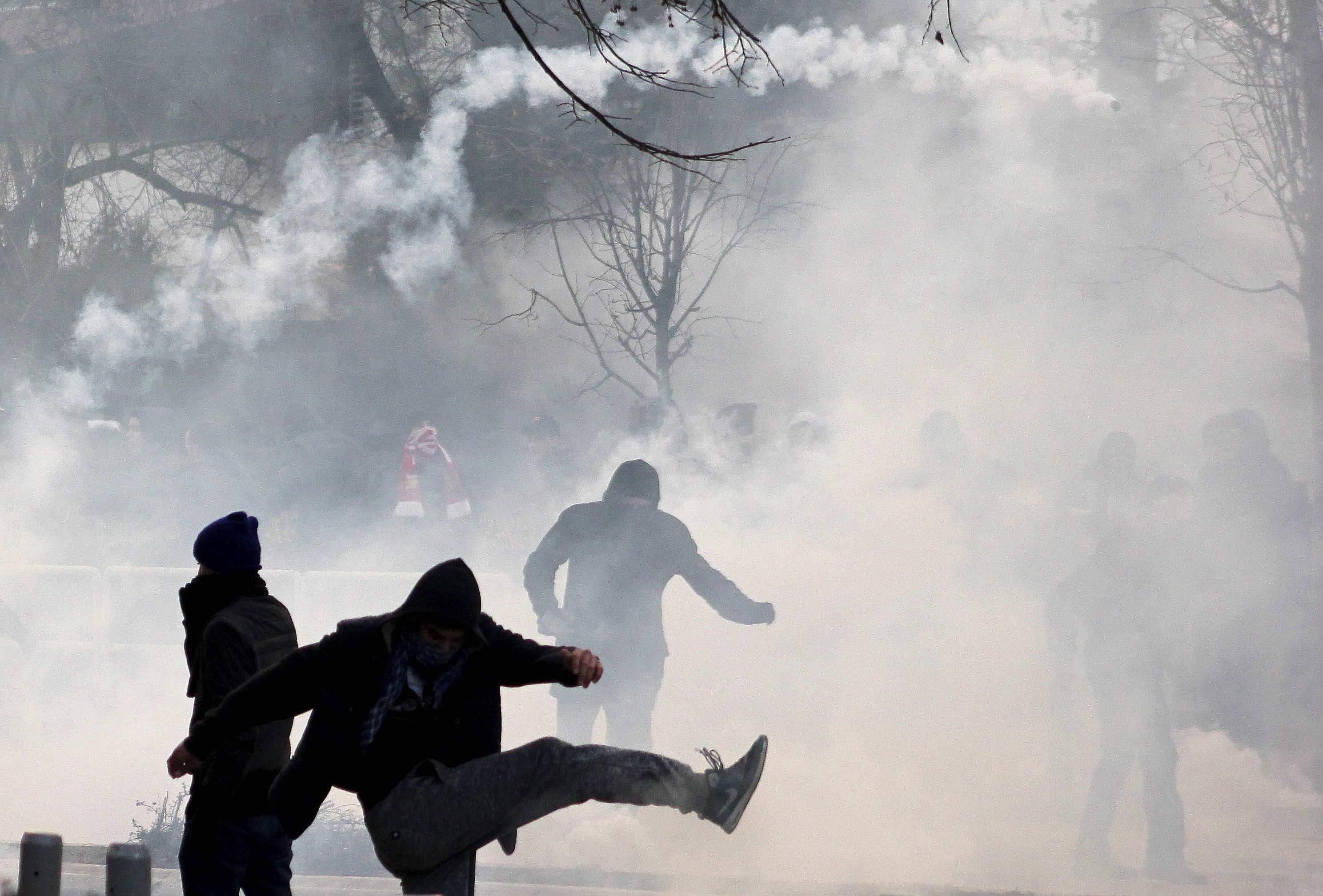 Συγκρούσεις διαδηλωτών-αστυνομίας στην Πρίστινα