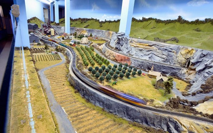 largest_model_railroad_boasting_07