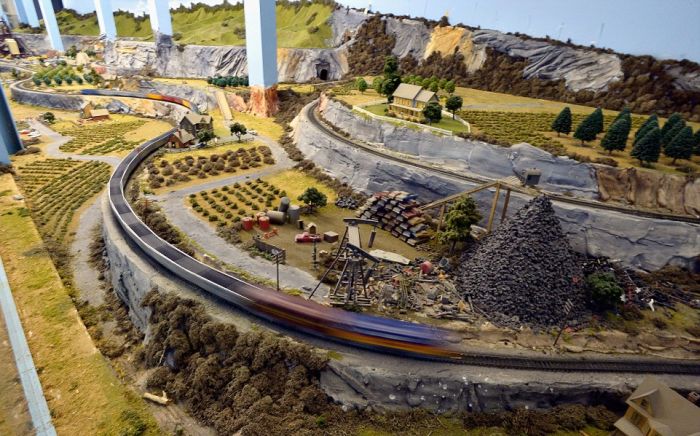 largest_model_railroad_boasting_11