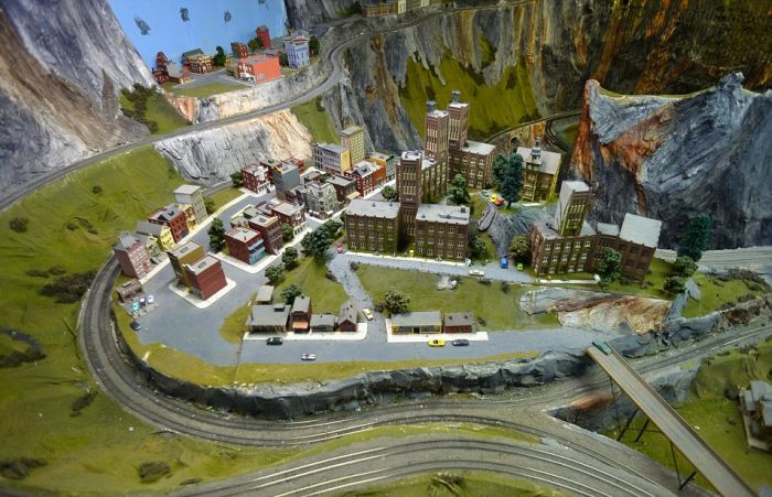 largest_model_railroad_boasting_15