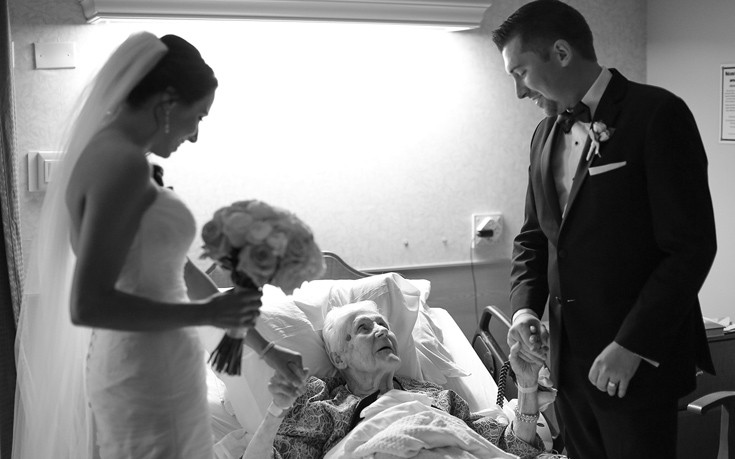 Μετά το γάμο στο νοσοκομείο&#8230; για τη γιαγιά