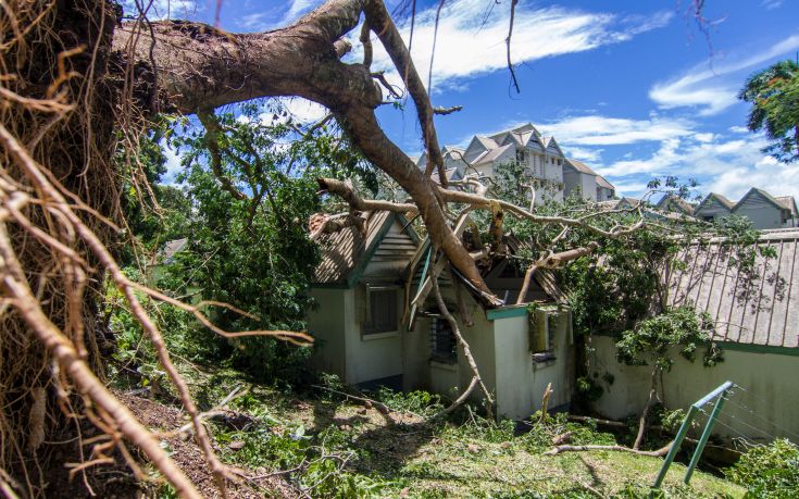 Τέσσερις νεκροί στα Φίτζι από τροπικό τυφώνα