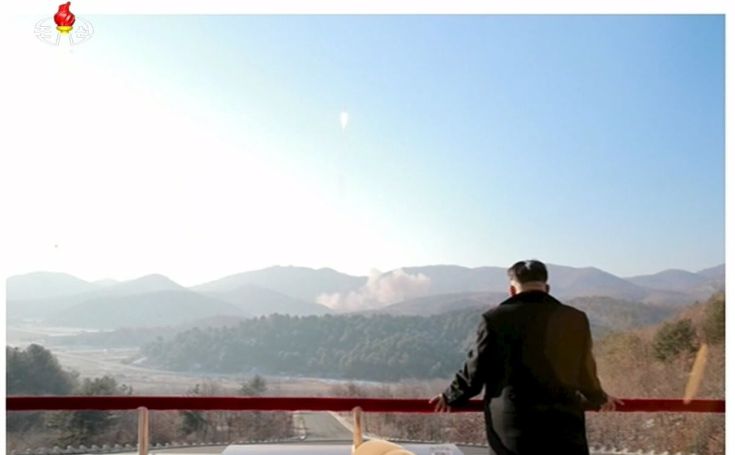 Ο πύραυλος της Β. Κορέας ενδέχεται να έφτασε τα 3.000 χλμ. σε ύψος