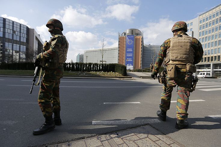 Περιορισμούς στα ανεπίσημα ταξίδια των στελεχών τους στις Βρυξέλλες έβαλε το ΝΑΤΟ