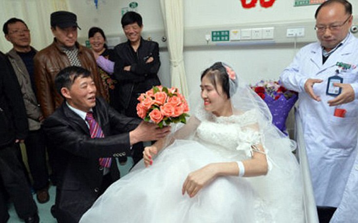 Καρκινοπαθής σε προχωρημένο στάδιο γίνεται νύφη μέσα στο νοσοκομείο