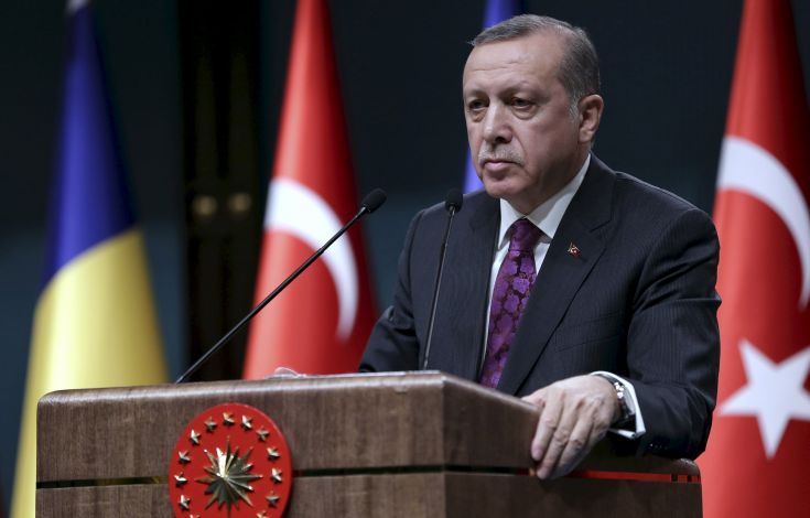 Ο Ερντογάν «κατηγορεί τη Ρωσία ότι εξοπλίζει το ΡΚΚ»